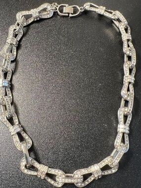 Ann Taylor Classic Silver Tone Chunky Rhinestone Studded Link Bow Necklace EUC